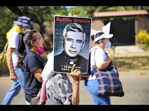 Corrido Al Padre Grande - Exceso de Equipaje