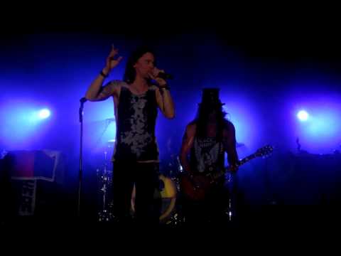 Slash - Too Far Gone (Live Premiere)