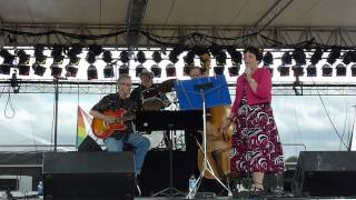 Patsy Cline sings The Wayward wind at the Linn County Fair