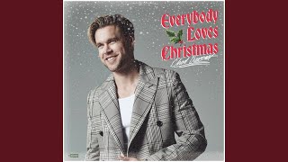 Musik-Video-Miniaturansicht zu Everybody Loves Christmas Songtext von Chord Overstreet