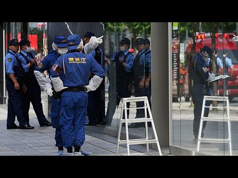 Video Thumbnail: Panic at Tokyo luxury mall after man sprays unidentified substance