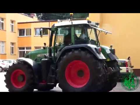 Przyjazd ciągnikami na zakończenie roku szkolengo 2017/2018 ZSCKR Nakło Śląskie