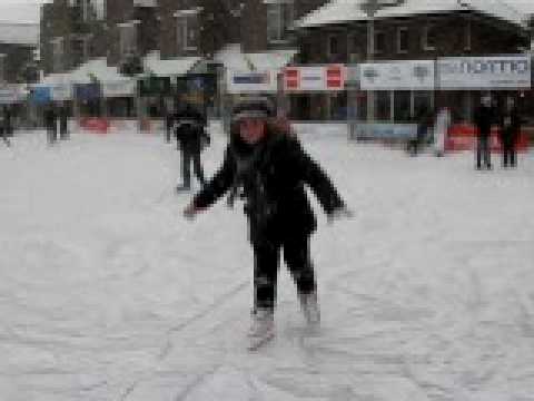 Oud en Nieuw 2009 en Schaatsen. 049.avi