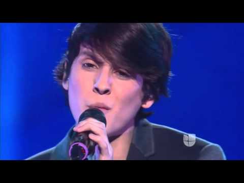 Christopher Vélez canta - víveme de Laura pausini
