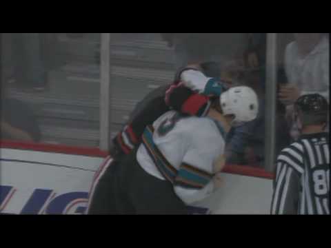 Doug Murray vs Adam Burish Nov 16, 2008