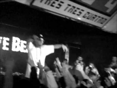 DAVE BEE EN CHILE, Dejad el micro donde pueda verlo