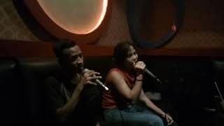 Download lagu Karaoke bareng cewek cantik di private room mp3 Download lagu Karaoke bareng cewek cantik di private room mp3