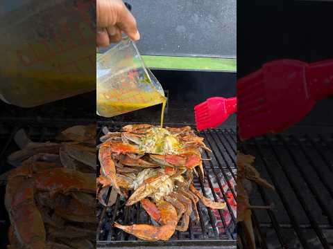 How to grill the best crabs🔥🔥🔥 #baltimore #seafood #royaloak