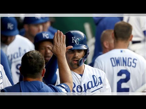 Whit Merrifield breaks Royals hitting streak record
