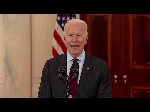 拜登標誌著美國死亡50萬人的嚴峻里程碑。 (Biden marks grim milestone of 500,000 U.S. deaths)