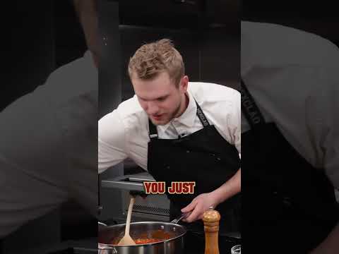 Save your Parmesan Rind and let it marinate into your sauces for that salty flavor boost🔥