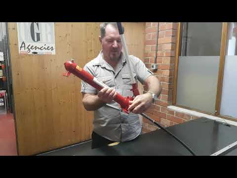 Bleeding a Eurotool Hydraulic hand pump