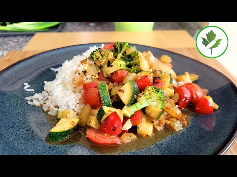 Leckere mediterrane Gemüsepfanne mit Jasmin Reis - Günstig vegan kochen