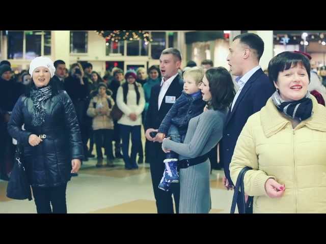 Парень спускался на эскалаторе. Через минуту все посетители торгового центра смотрели на него с удивлением!