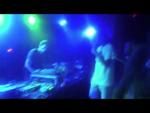 Weeding Dub feat Fu Steps - La Gare XP