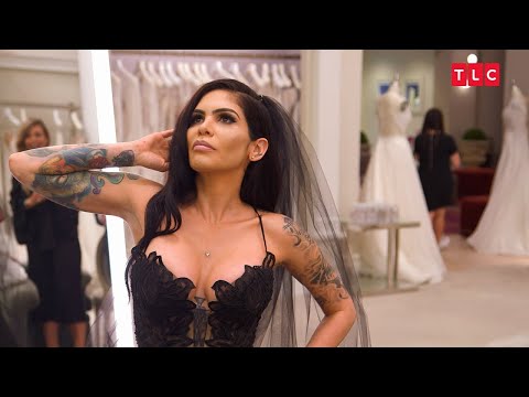 What Will The Family Think Of This Bride's Black Gown? | Say Yes to the Dress