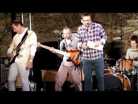 Lackfi János - Lovasi és a Véletlen: Kerthelység