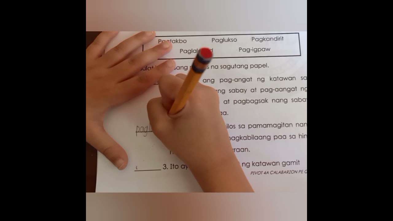 Tukuyin ang kilos lokomotor. Piliin ang sagot sa kahon. P.E 1 week 3-4 Q3 Gawain 1