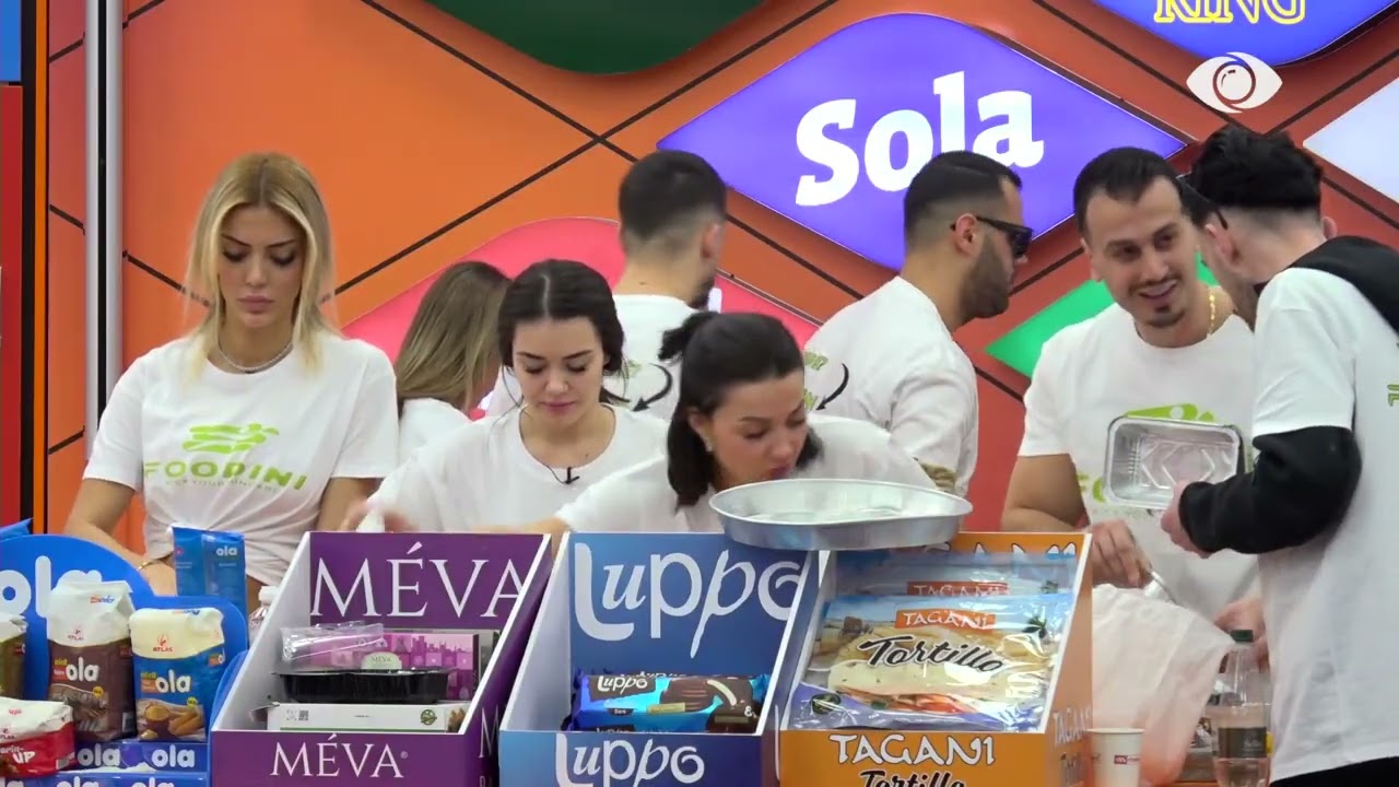 Vijojnë përgatitjet/ Banorët paketojnë petullat e porositura