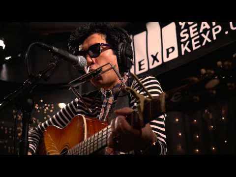 Pete Molinari - I Don't Like The Man I Am (Live on KEXP)