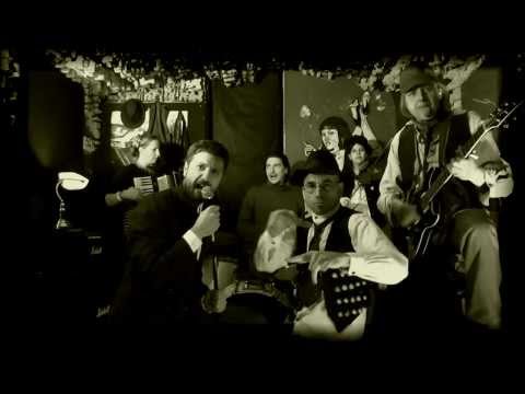 Malá bílá vrána - Malá bílá vrána - Medvěd Balšoj (Official Music Video 2013)