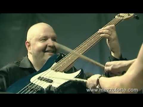 Solo bass  from Johann Asmundsson Johann Gulli Briem (drums)