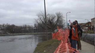preview picture of video 'Crow river flooding in Delano, MN 3/19/2010'
