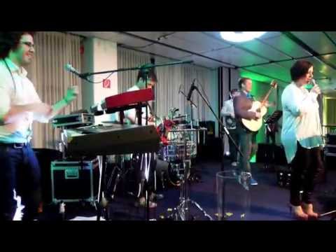 Nuška Drašček & L'orfeos - (Runaway - Bruno Mars)