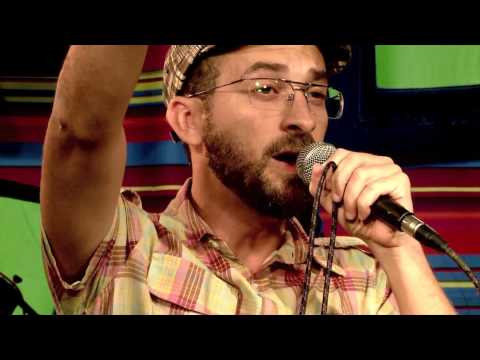 Lucas Santtana e Seleção Natural em "Nightime in the backyard" no Estúdio Showlivre 2010