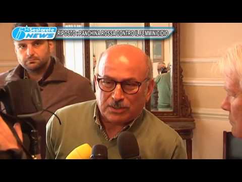 4  RIPOSTO PANCHINA ROSSA CONTRO IL FEMMINICIDIO TG DELLO JONIO 11 05 2017