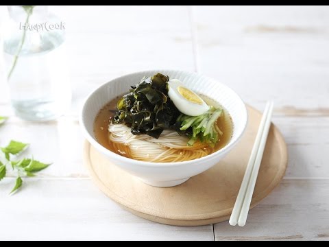 미역냉국수( Iced noodles with seaweed / ワカメの冷やし素麺 )