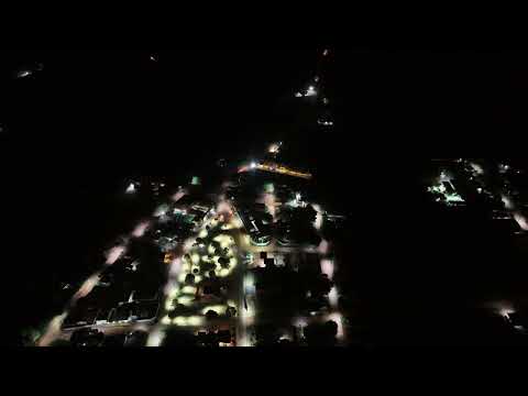 Mateiros, a capital do Jalapão, guarda em suas noites estreladas Visto do alto por um drone Noturno.