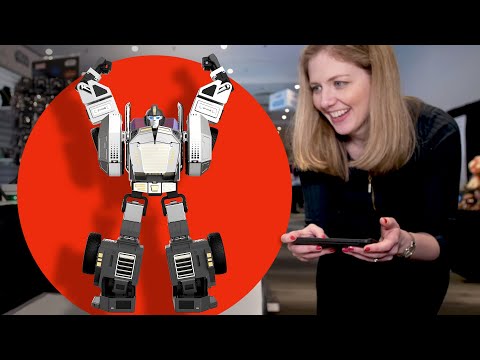 image-What is a programmable robot?