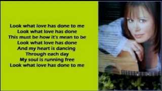 Suzy Bogguss - Look What Love Has Done To Me ( + lyrics 1999)