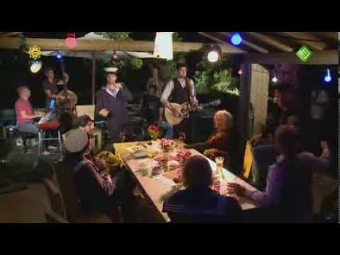 Willeke Alberti met Nick en Simon, Jan Smit, 3js in een vrolijke medley