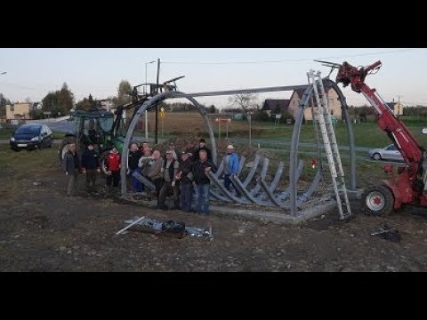 06.11.2019 Kaczyce prace montażowe pomnika upamiętniającego KWK MORCINEK w Kaczycach