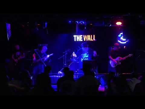 Acil Servis - Sevmeyen Sevmesin (Thewallsaloon Canlı Performance 28.07.2023