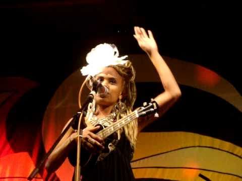 NGAIIRE (2) and SINGAOT SISTA FEST 'NAPUAN MUSIC FESTIVAL 2010 Port-Vila VANUATU