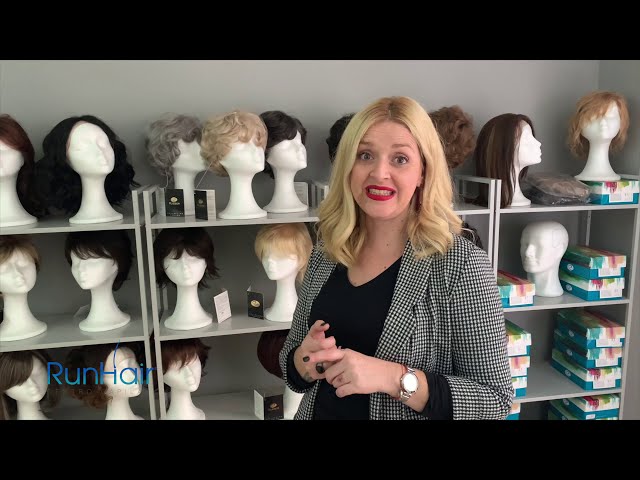 Vídeo relacionado con BARSDAR Corta Ondulada Claro Marrón Peluca, 40cm Shoulderlongitud Marrón Pelucas para Mujer Corta Loose Wave Textured Layered Peluca con Curtain Bangs Sintética Aspecto Natural Pelucas de Pelo Diario