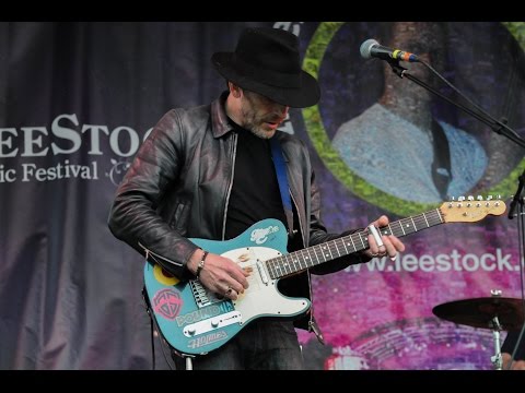 Dodgy at LeeStock 2015 performing 'Staying Out For The Summer'
