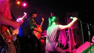 Deerhoof...There&#39;s that grin live @ The Bodega,Nottingham.26/06/13.