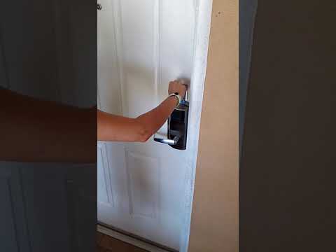 Dumb Blonde Can't Open the Hotel Door