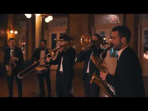 Noche de Paz Funky (Silent night funk Cover) - Galifunk Brass