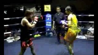 Download Lagu Fahpratan (Tiger Muay Thai) wins fight Oct 6, 2008 Thailand Thumbnail