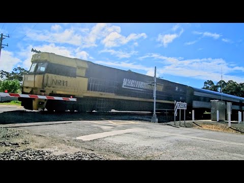 5AM8 up JBRE The Overland (NR11, 10V), Adelaide to Melbourne, 1455, 2/10/25, Ararat West VIC 