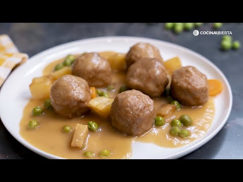 Albóndigas con patatas, la receta fácil para disfrutar de un clásico