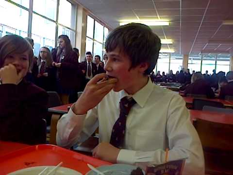 Ross IRL 1:Oisin eats Chocolaty Roasty!