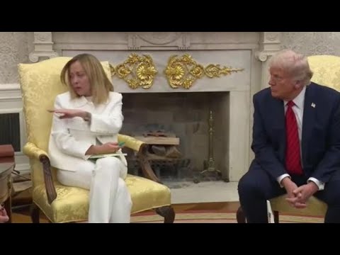 Meloni interrompe la traduttrice durante l'incontro con Trump: «Faccio io‭»