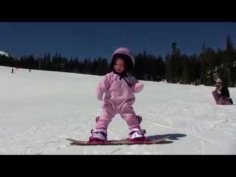 Egyéves snowboardos