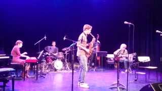 Jerom van der Zande op sax (Tin Tin Deo)